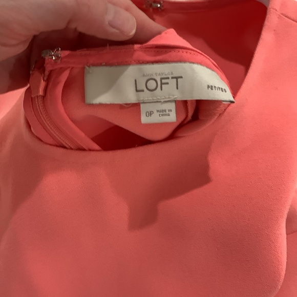 Ann Taylor LOFT Coral Sleeveless Scalloped Vented Back Sheath Dress - Picture 3 of 3